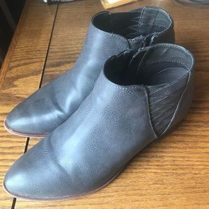 Candie’s grey bootie